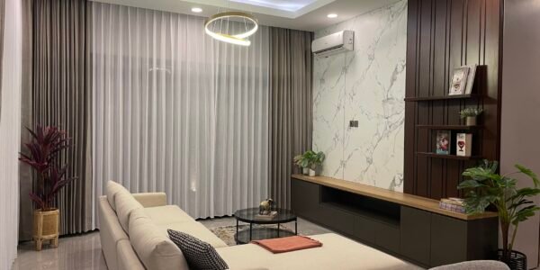 Desain Interior Rumah Minimalis - Living Room And Dining Room Mr. H. by The Beddo